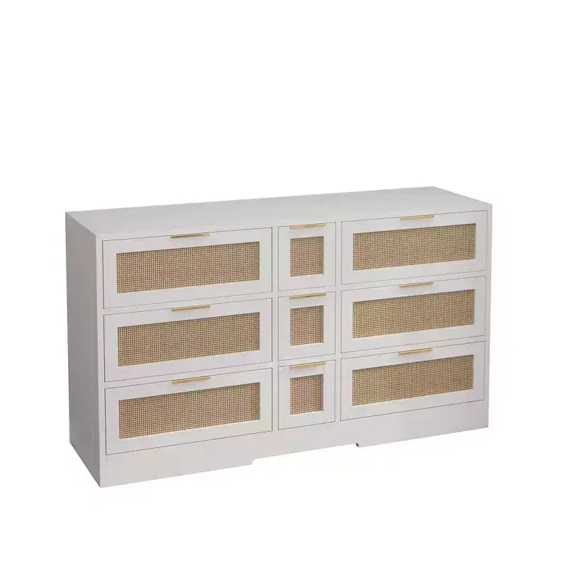 Cassettiera a 9 cassetti con dettagli in rattan e maniglie in legno