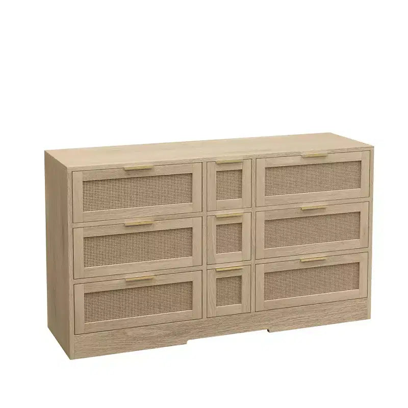 Cassettiera a 9 cassetti con dettagli in rattan e maniglie in legno