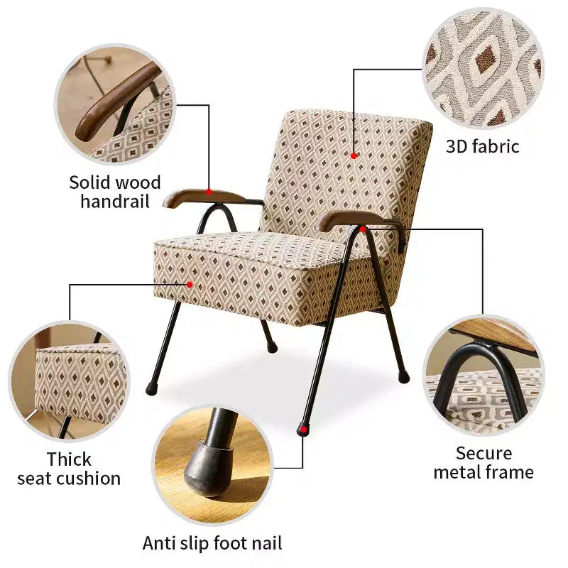 Poltrona con schienale alto e braccioli, design ad ali e base a X in metallo