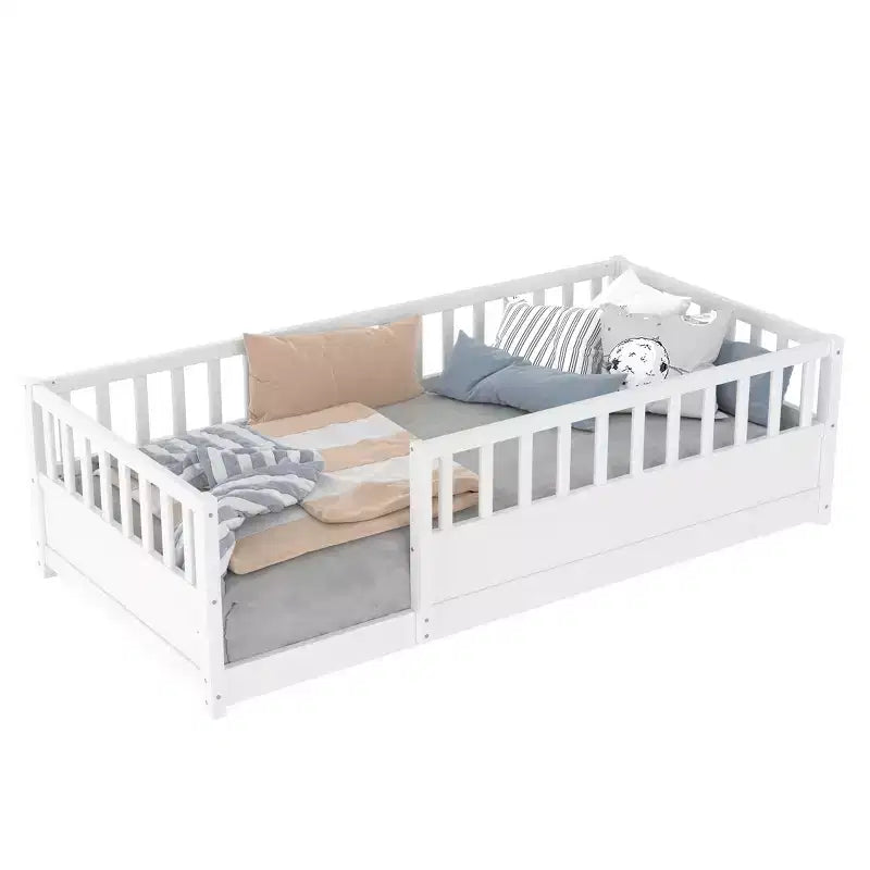 Letto a piattaforma in legno di pino con sponda alta di sicurezza per bambini, misure singolo e piazza e mezza