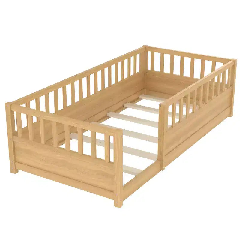 Letto a piattaforma in legno di pino con sponda alta di sicurezza per bambini, misure singolo e piazza e mezza
