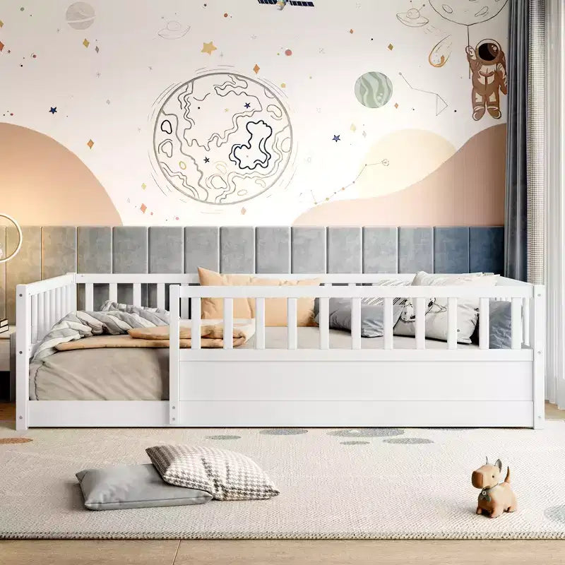 Letto a piattaforma in legno di pino con sponda alta di sicurezza per bambini, misure singolo e piazza e mezza