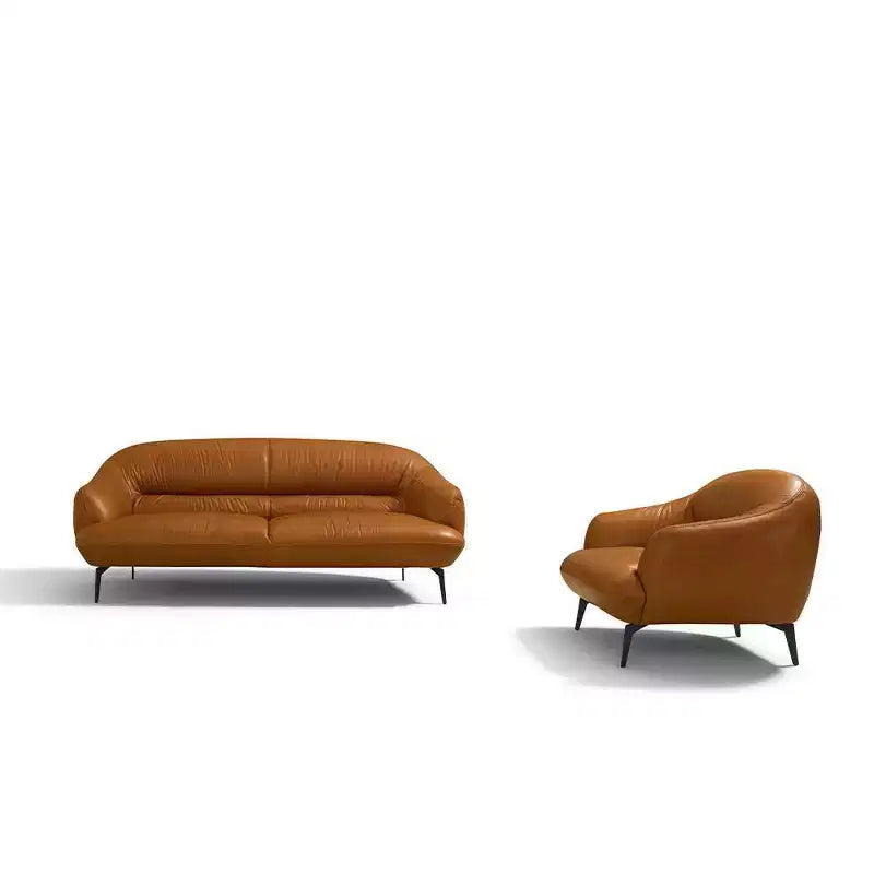 Divano in pelle color cognac da 168 cm con cuscini morbidi e gambe in metallo, quattro posti