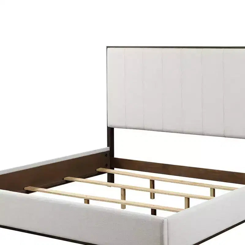 Struttura letto Eastern King imbottita con testiera in tessuto grigio chiaro, finitura bicolore contemporanea