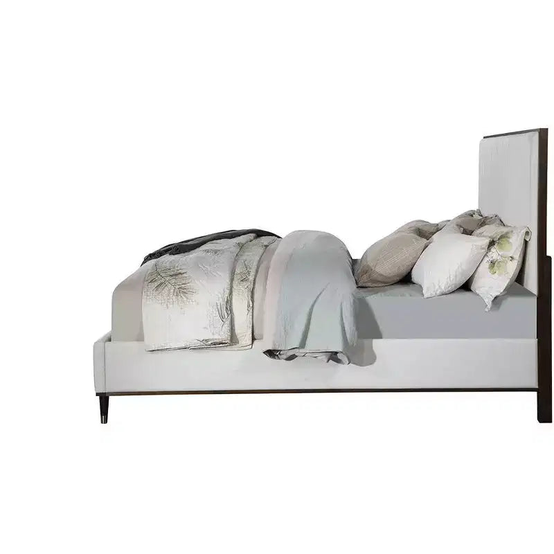 Struttura letto Eastern King imbottita con testiera in tessuto grigio chiaro, finitura bicolore contemporanea