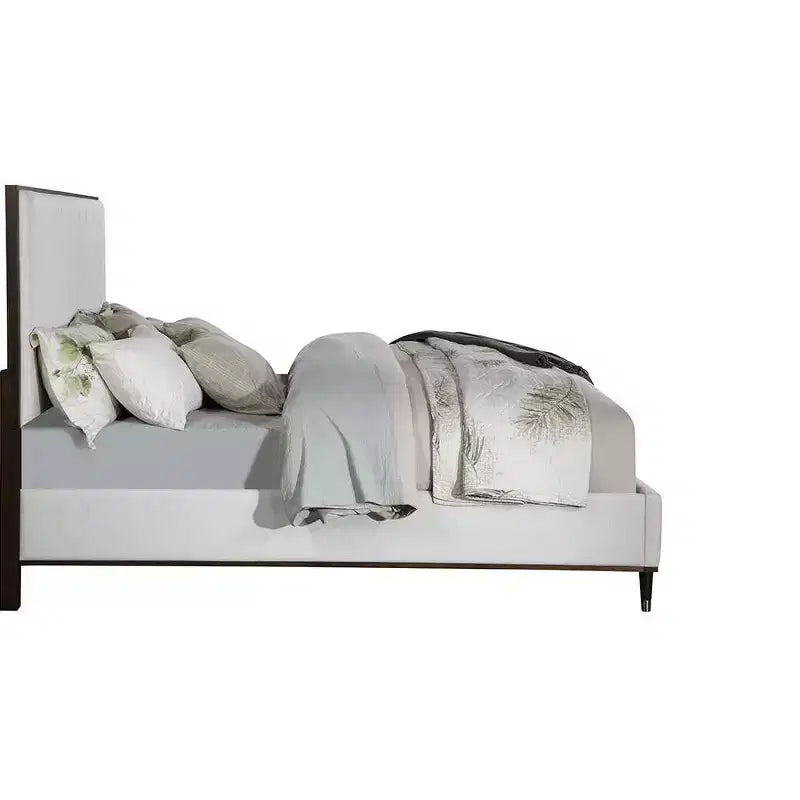 Struttura letto Eastern King imbottita con testiera in tessuto grigio chiaro, finitura bicolore contemporanea