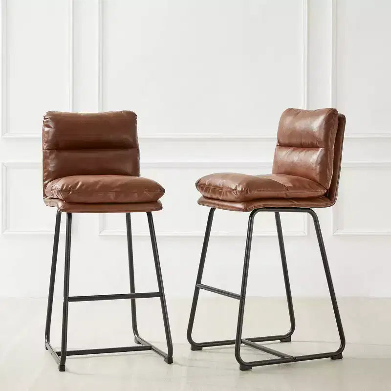 Set di 2 moderni sgabelli da bar in similpelle spessa con gambe in metallo placcato nero, altezza seduta 61 cm